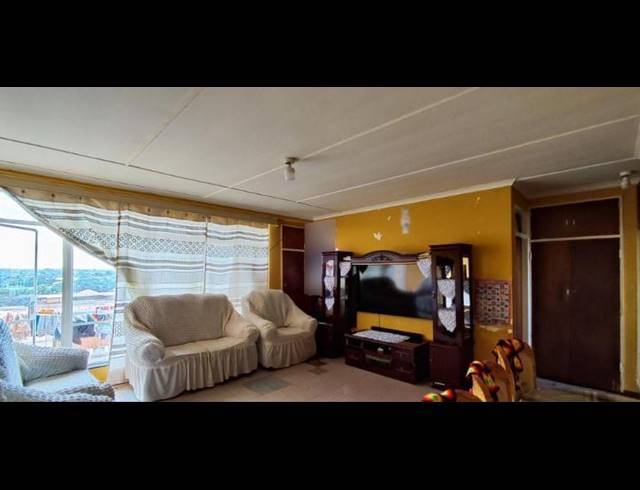 2 BEDROOM APARTMENT FOR SALE IN VEREENIGING